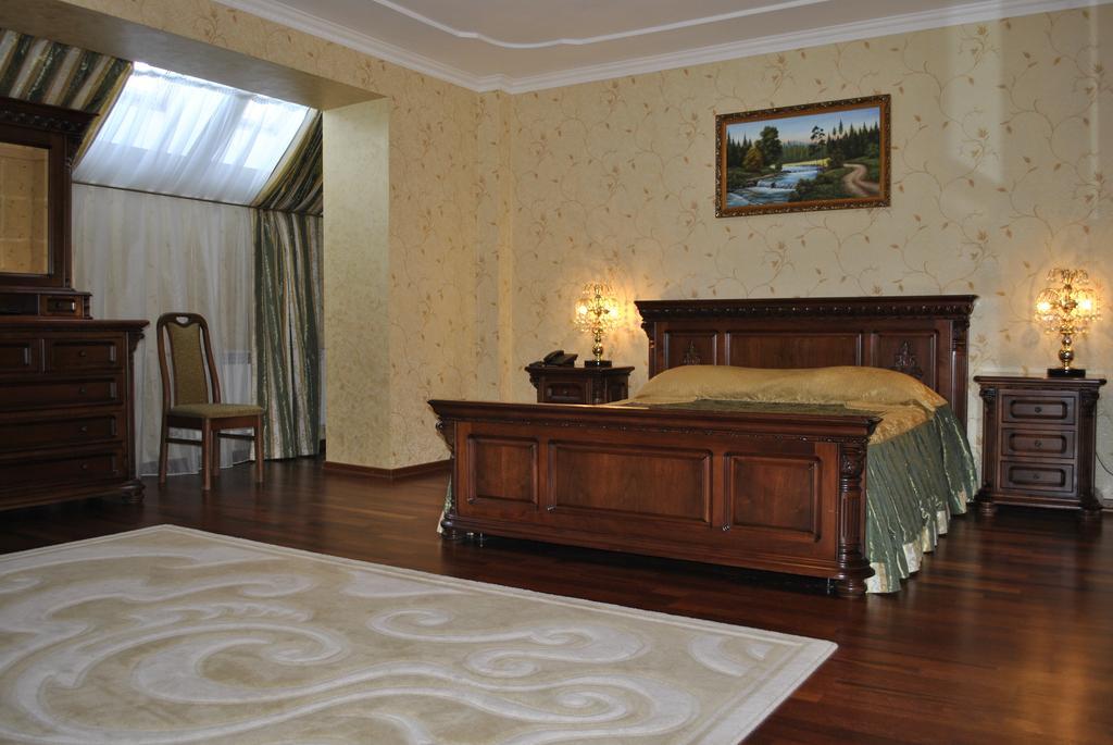 Olymp Hotel Uzjhorod Eksteriør billede