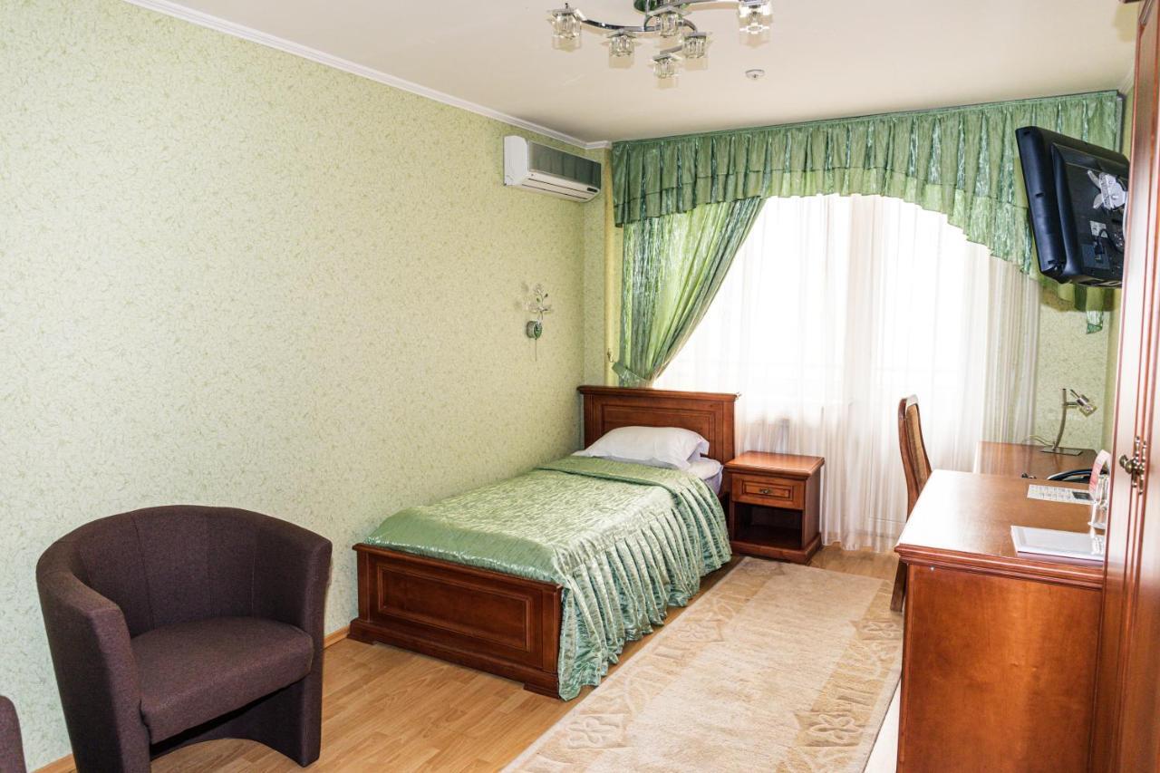 Olymp Hotel Uzjhorod Eksteriør billede