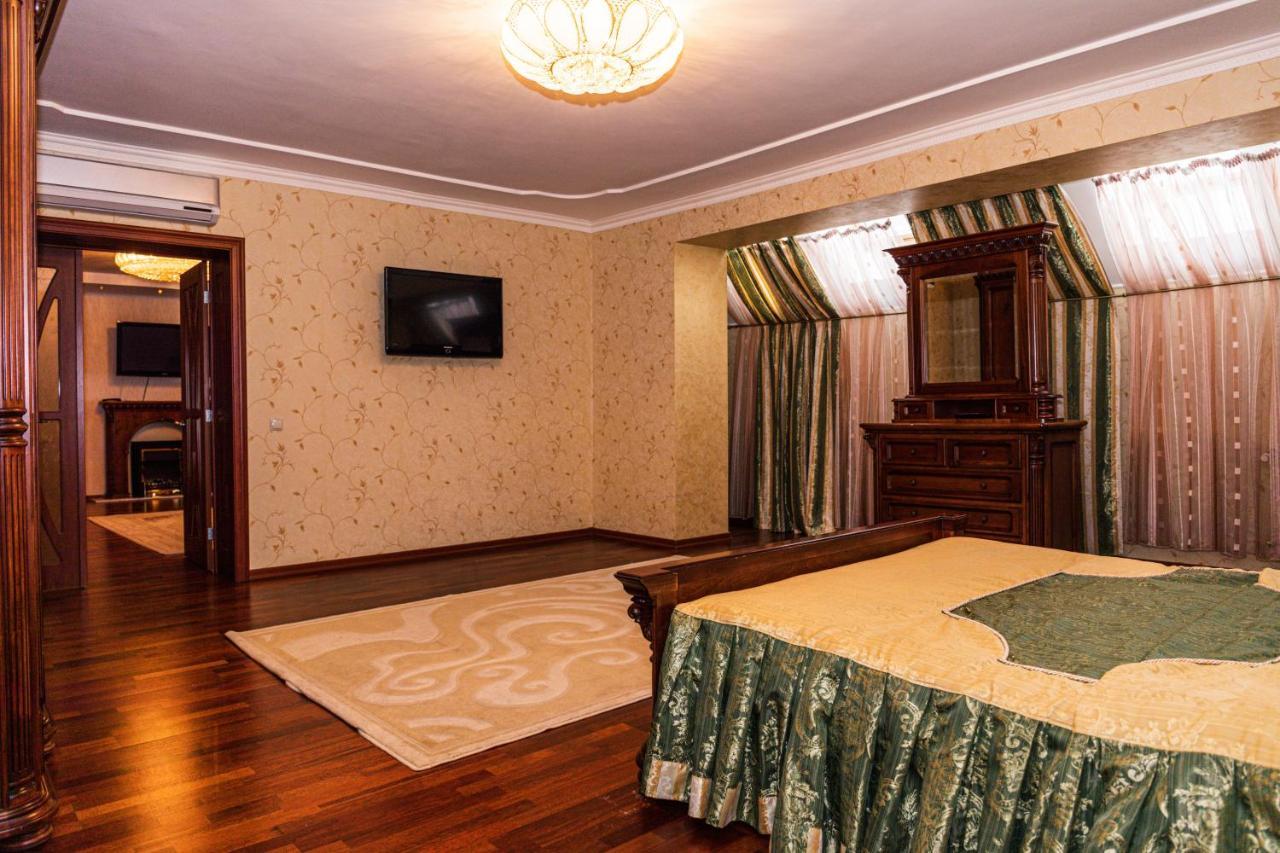 Olymp Hotel Uzjhorod Eksteriør billede