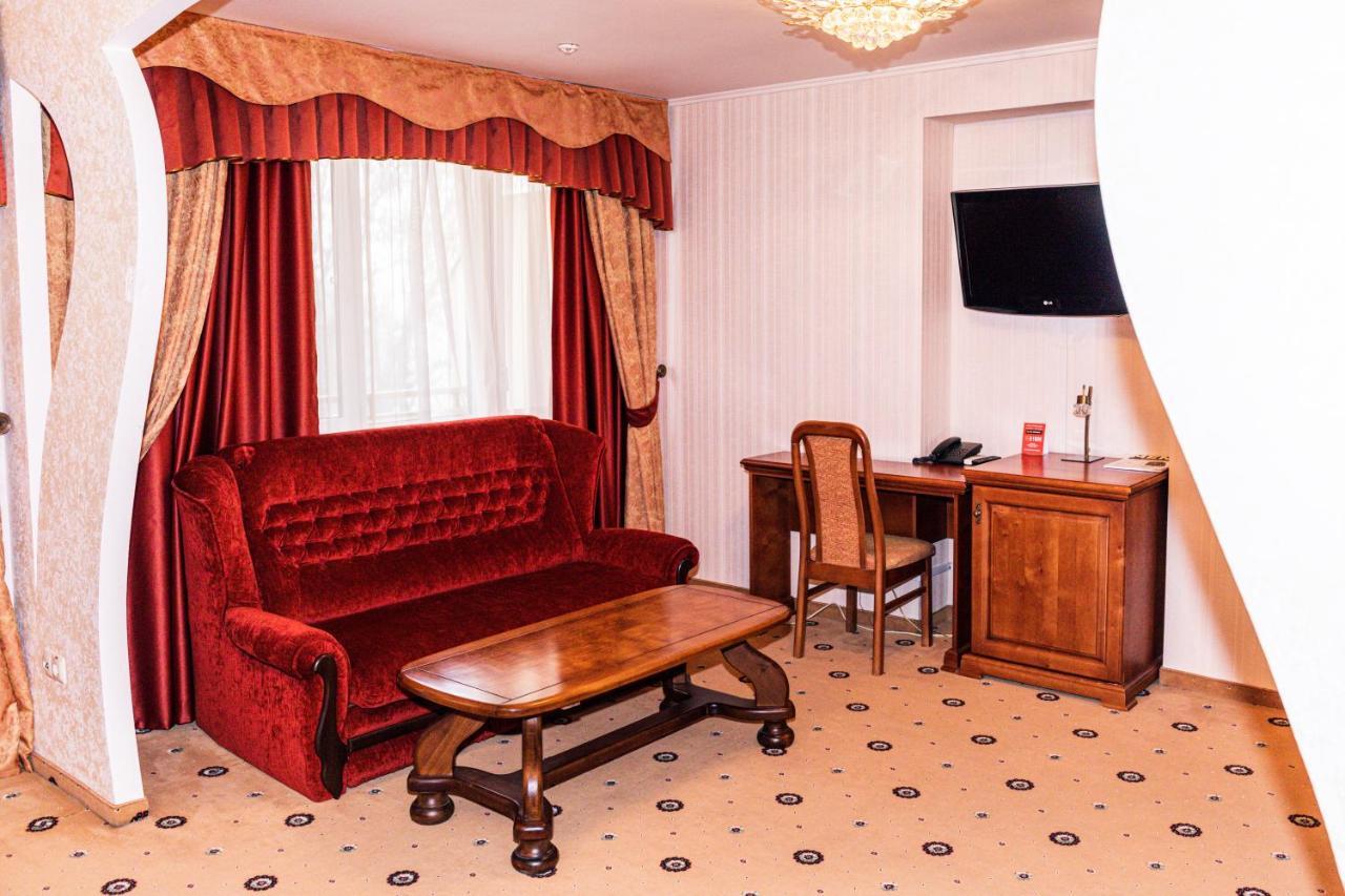 Olymp Hotel Uzjhorod Eksteriør billede